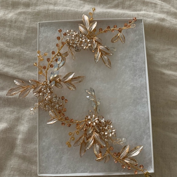 Bridal Hair Piece - Picture 4 of 9